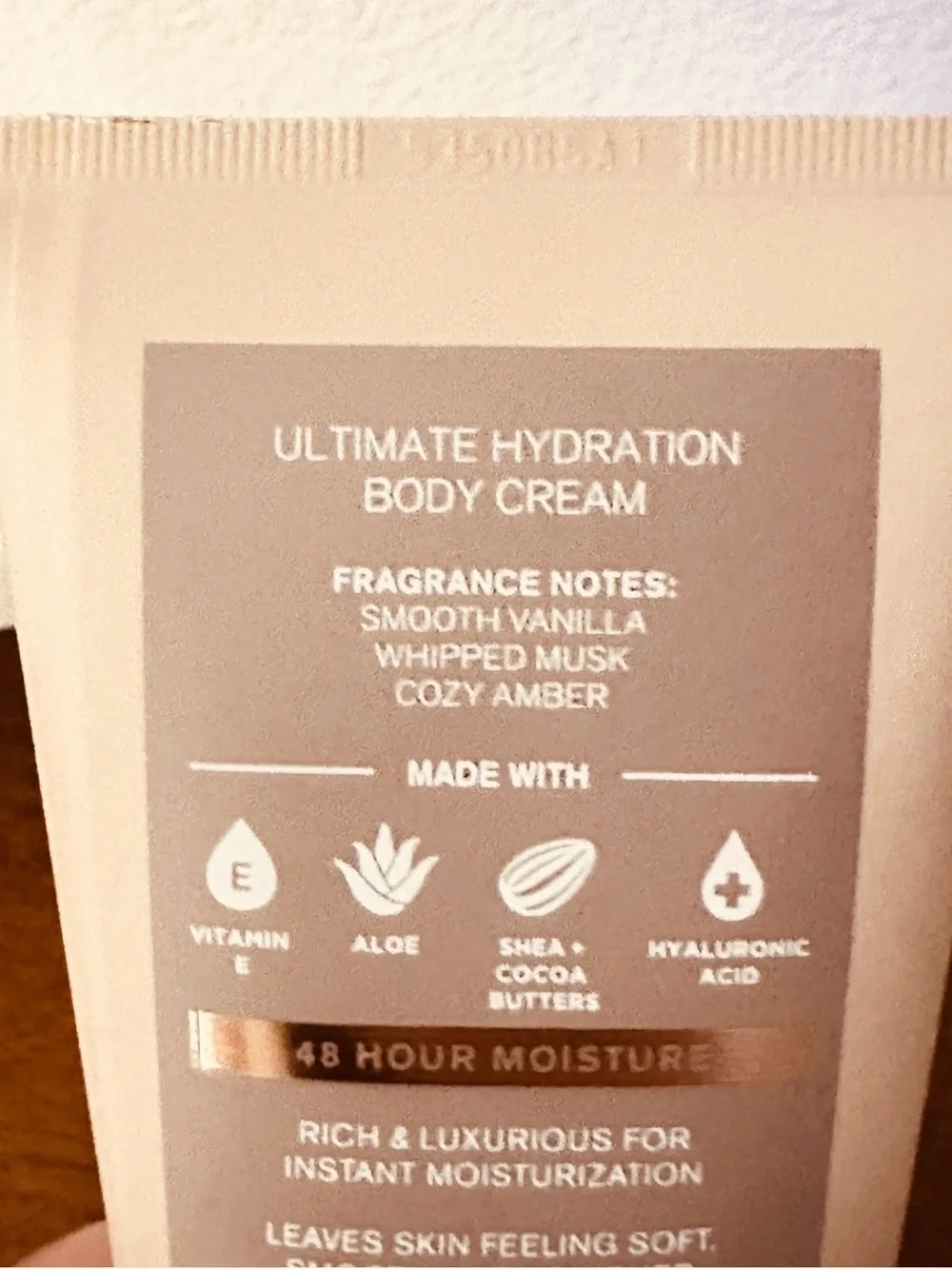 Bath & Body Works Warm Musk Body Cream - Pale Cream Tube